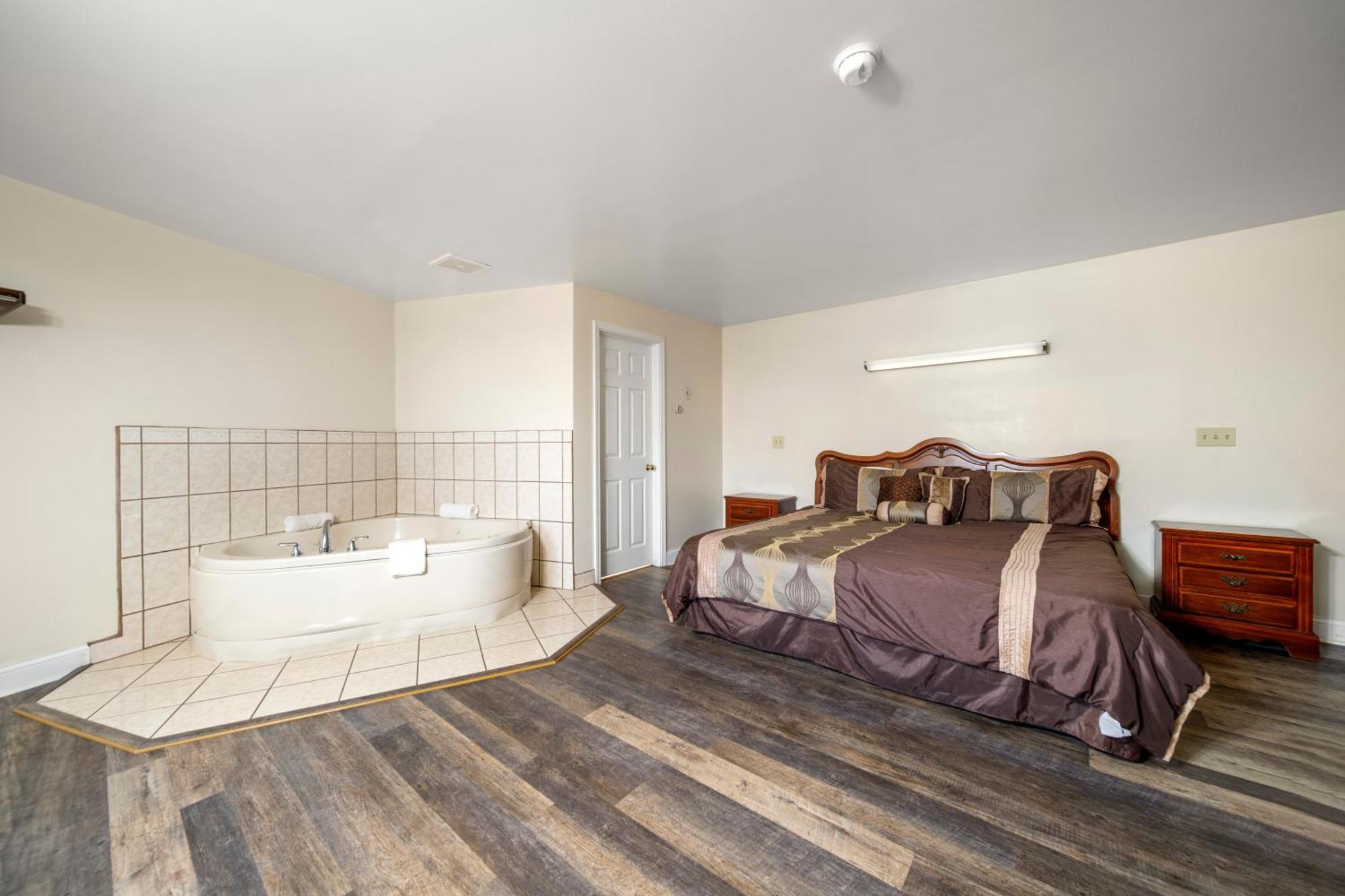 Thumb Heritage Inn Sandusky Esterno foto
